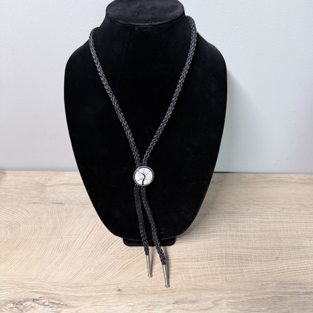 Western Bolo Necklace Minimalist Cowboy Southwestern Indie Dark Academia Style